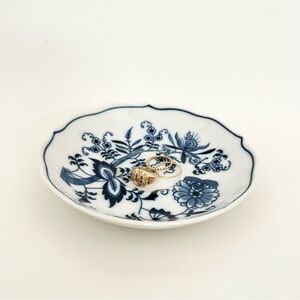 Vintage Blue Danube Floral Blue White Ceramic Trinket Jewelry Dish Saucer Japan